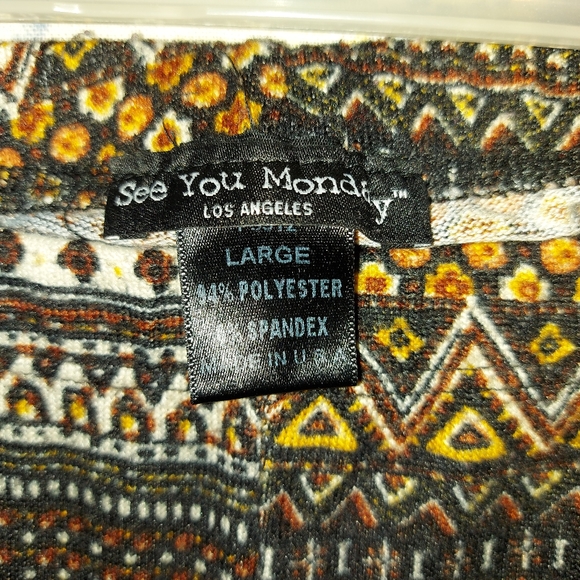 4/$50 😊 See you Monday leggings size L - Picture 2 of 3